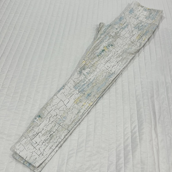 Fabletics Define PowerHold® High-Waisted Legging - Picture 2 of 3